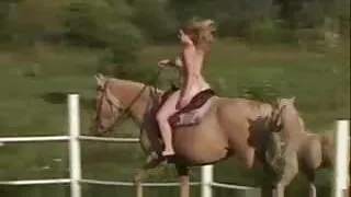Bere vino in compagnia di uomini si è concluso con una video porno amatoriale milf bella gangbang