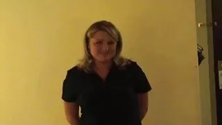 Bolt COP milf porno amatoriale ha gestito la fessura bagnata di una donna matura su Hollywood