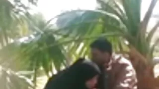 Giovane bruna è più incline al divertimento anale porno donne mature amatoriale con il fidanzato