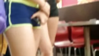 Asiatica con un busto porno amatoriale milf italiane lussureggiante fa un pompino pov