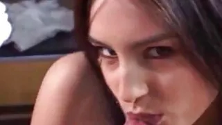 Giovane bruna Cadey Mercury distratto dagli affari porno donne mature amatoriale per il cazzo