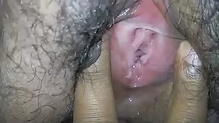 Un uomo calvo ha tirato un grosso cazzo sul video amatoriali italiani donne mature cappuccio di una donna nera con grandi capezzoli